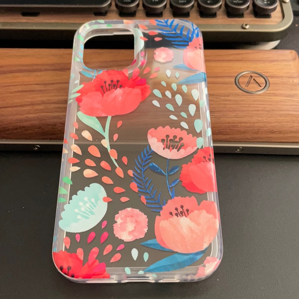 Tech 21 iPhone 12/12 pro case